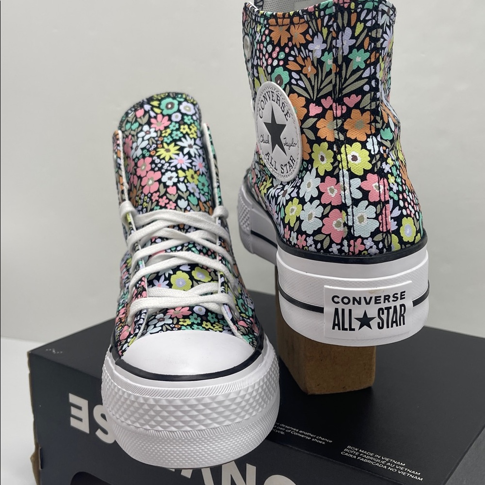 Converse CTAS A15009C CTAS LIFT HI
BLACK/WHITE/PALE SURPLUS Platform Sneakers - Picture 9 of 16